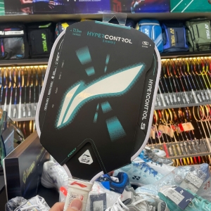 Vợt Pickleball Lining Hypercontrol 5 - Đen Trắng (ACPV035-13) 13.3mm Chính Hãng
