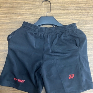Quần cầu lông Yonex Q9 nữ - Đen đỏ - Size: M