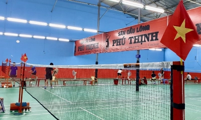 Review chi tiết sân cầu lông Phú Thịnh Tân Phú về chất lượng và trải nghiệm thực tế