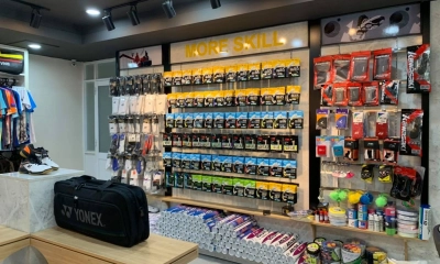 Top 12 dụng cụ và phụ kiện cầu lông mà người chơi cần mang theo khi ra sân