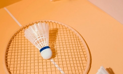 Top những cây vợt cầu lông màu cam gây ấn tượng nhất trên thị trường