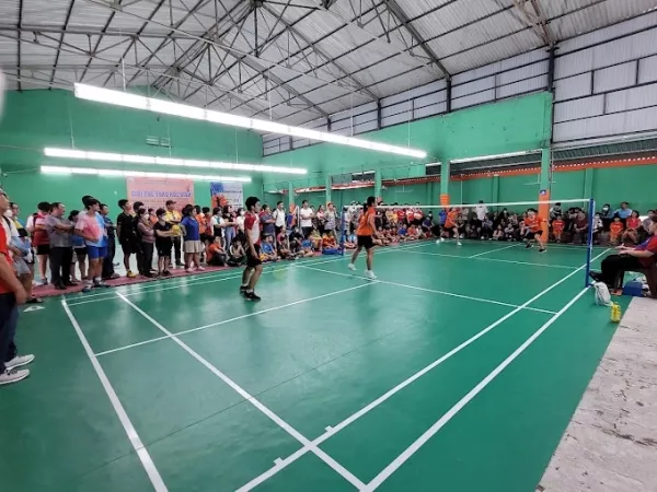 Review chi tiết sân cầu lông Hoài Phương tại thành phố Thủ Đức