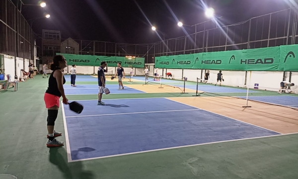 Review sân Pickleball Forheads chất lượng và uy tín tại quận Long Biên, Hà Nội