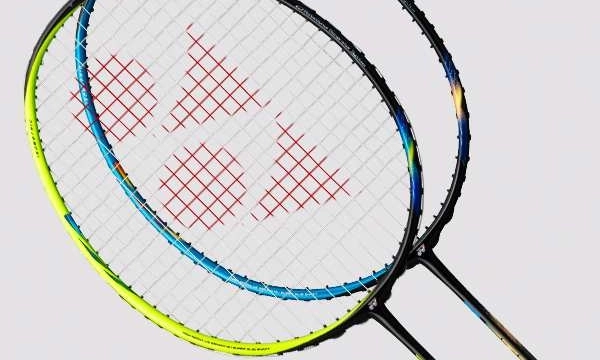 Đánh giá vợt cầu lông Yonex Astrox 77 dành cho anh em thích công thủ toàn diện