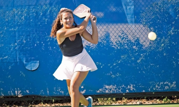 Amanda Hendry Pickleball từ thủ môn hockey đến tay vợt Pickleball kiểm soát trận đấu