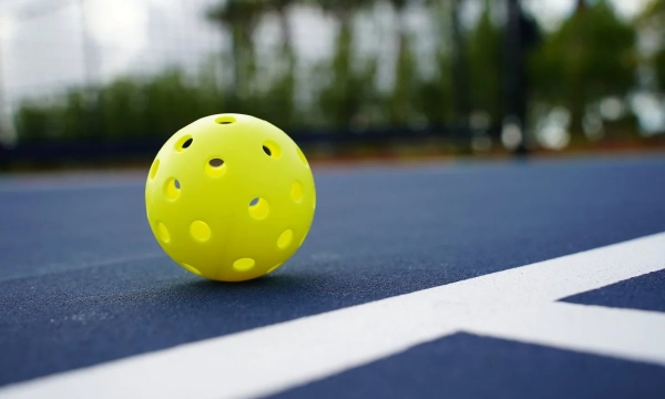 Hướng dẫn cách chọn mua bóng Pickleball chất lượng