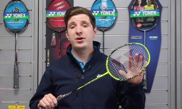 Chi tiết Cách chọn vợt cầu lông Yonex chuẩn nhất năm 2021