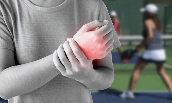 Nguyên nhân do đâu dẫn đến đánh pickleball bị đau tay và cách phòng tránh