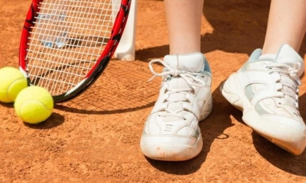 Giày tennis khác gì giày thường?