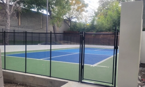 Các mẫu hàng rào sân Pickleball hiện đại nhất 2025