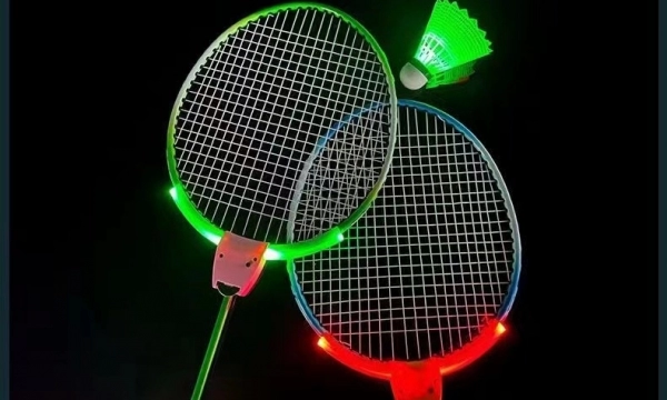 Vợt cầu lông phát sáng - Sản phẩm vợt bắt mắt dành cho trẻ em