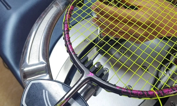 Những mẫu vợt cầu lông cao cấp đến từ thương hiệu Flypower
