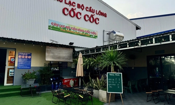 Review sân cầu lông Cốc Cốc Bình Tân: Giá thuê, cơ sở vật chất và tiện ích mới nhất