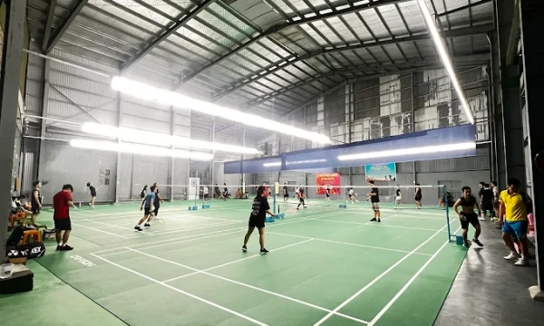 Khám phá chi tiết giá thuê và dịch vụ tiện ích sân cầu lông La Dương tại Hà Nội