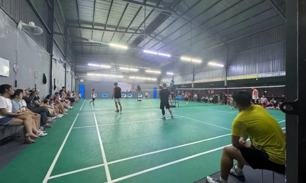 Review sân cầu lông Miền Đông - Cụm sân thể thao chất lượng và uy tín tại Bình Dương