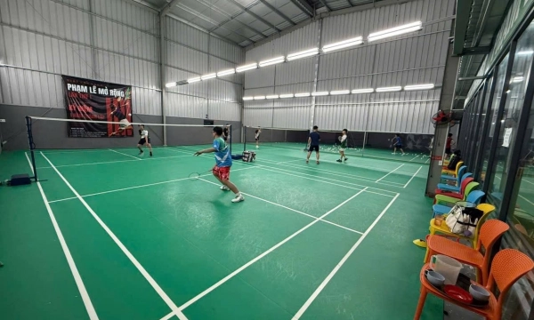 Review giá thuê và dịch vụ sân cầu lông Phạm Lê Sport tại TP.HCM