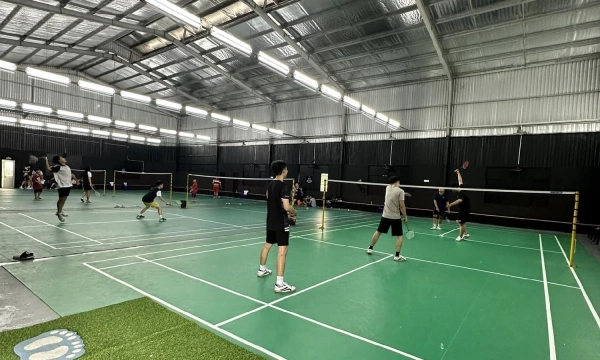 Khám phá chi tiết chất lượng và giá thuê tại sân cầu lông Phú Quý Tân An