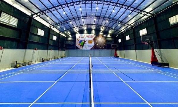 Review chi tiết giá thuê và chất lượng tại sân cầu lông Rian Sports