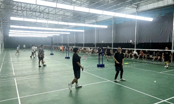 Khám phá sân cầu lông Sao Vàng Phạm Tu chi tiết từ chất lượng đến dịch vụ đi kèm