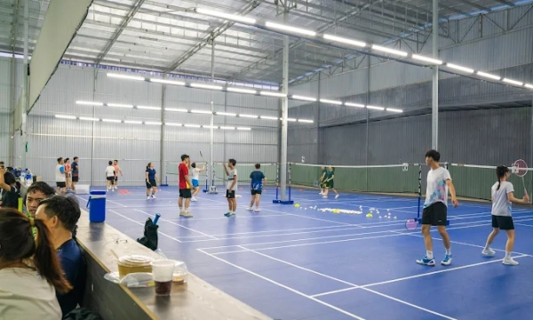 Khám phá sân cầu lông Smash8 chất lượng tại Quận 7 TP.HCM
