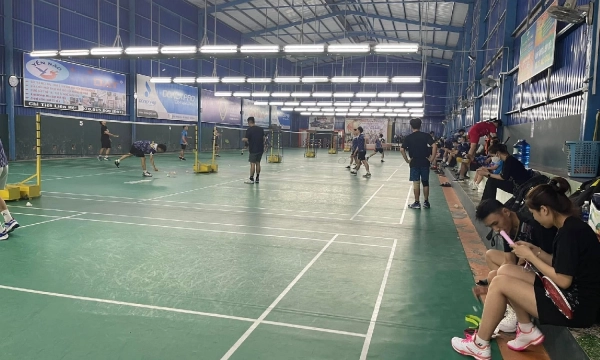 Tìm hiểu sân cầu lông Thanh Bảo Vĩnh Long từ giá thuê đến tiện ích