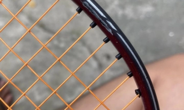 Địa chỉ và cách sơn lại vợt cầu lông hiệu quả