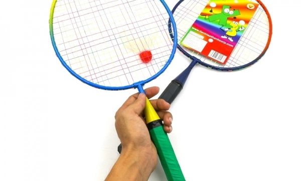 Một số loại vợt cầu lông mini cho trẻ nhỏ đáng mua