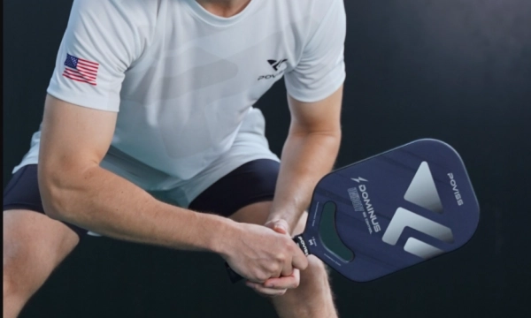 Top vợt pickleball kiểm soát bóng tốt giúp nâng cao độ chính xác khi thi đấu