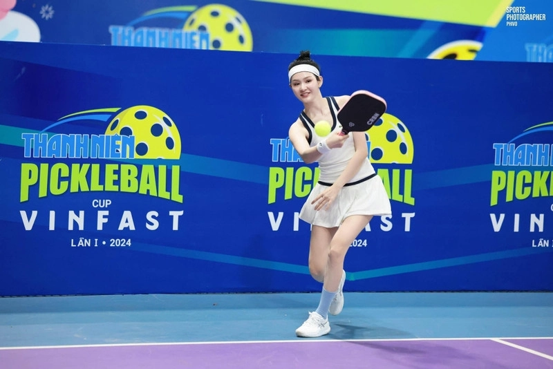 Hình ảnh chơi trên sân pickleball