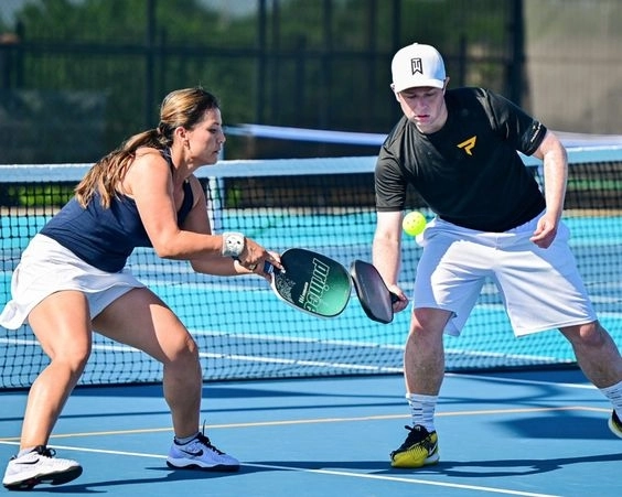 Hình ảnh chơi pickleball