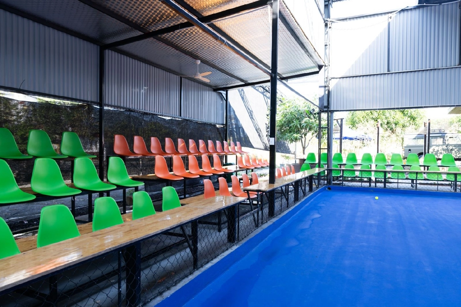 Khu vực khán đài tại sân arena pickleball