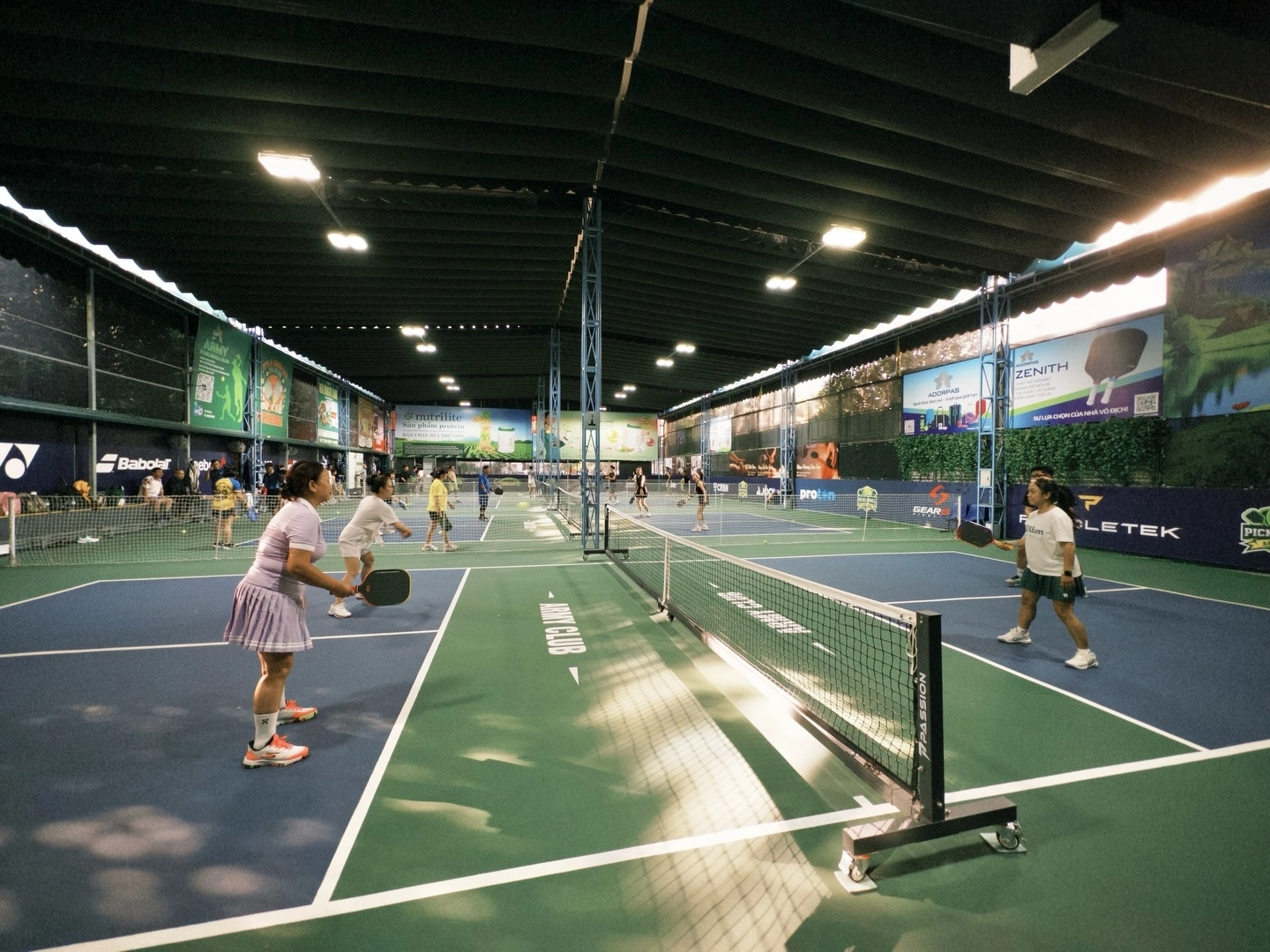 Các tiện ích đi kèm tại sân Army Pickleball Hồ Đắc Di
