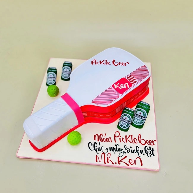 Bánh sinh nhật trang trí vợt pickleball