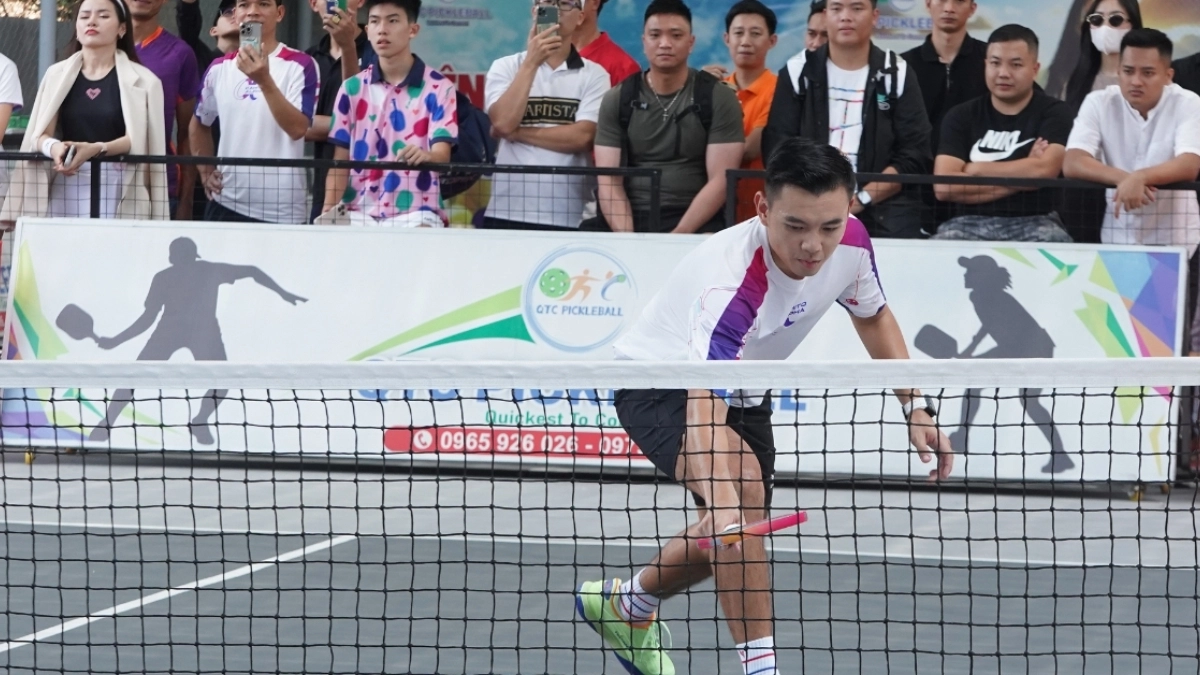Một số lỗi khi giao bóng dưới đường baseline pickleball