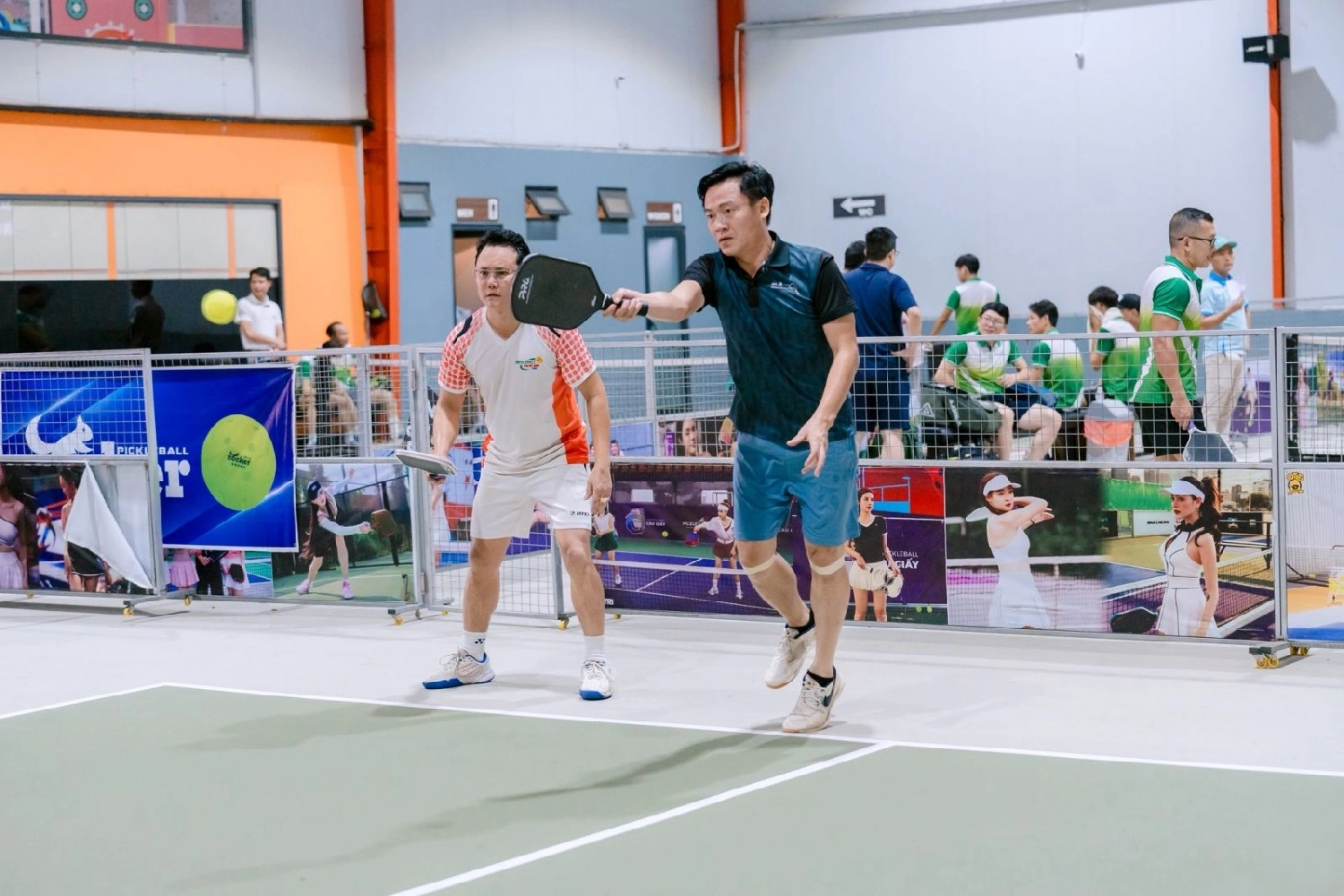Người chơi tại sân Bi Pickleball and Coffee Bà Rịa - Vũng Tàu