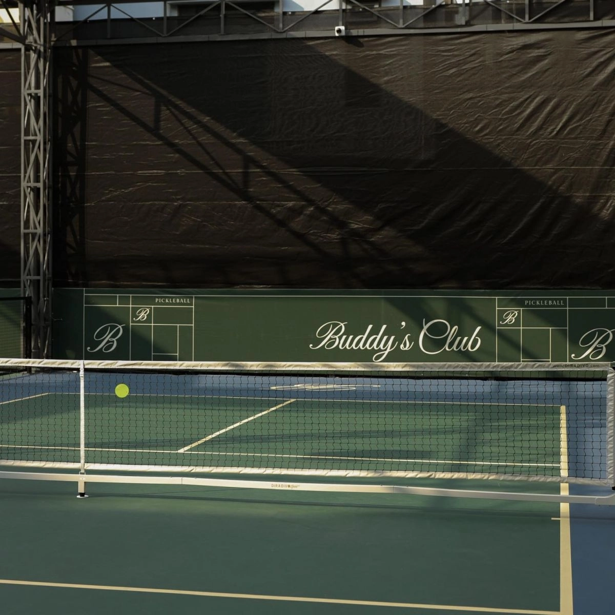 Không gian sân pickleball tại buddy club pickleball