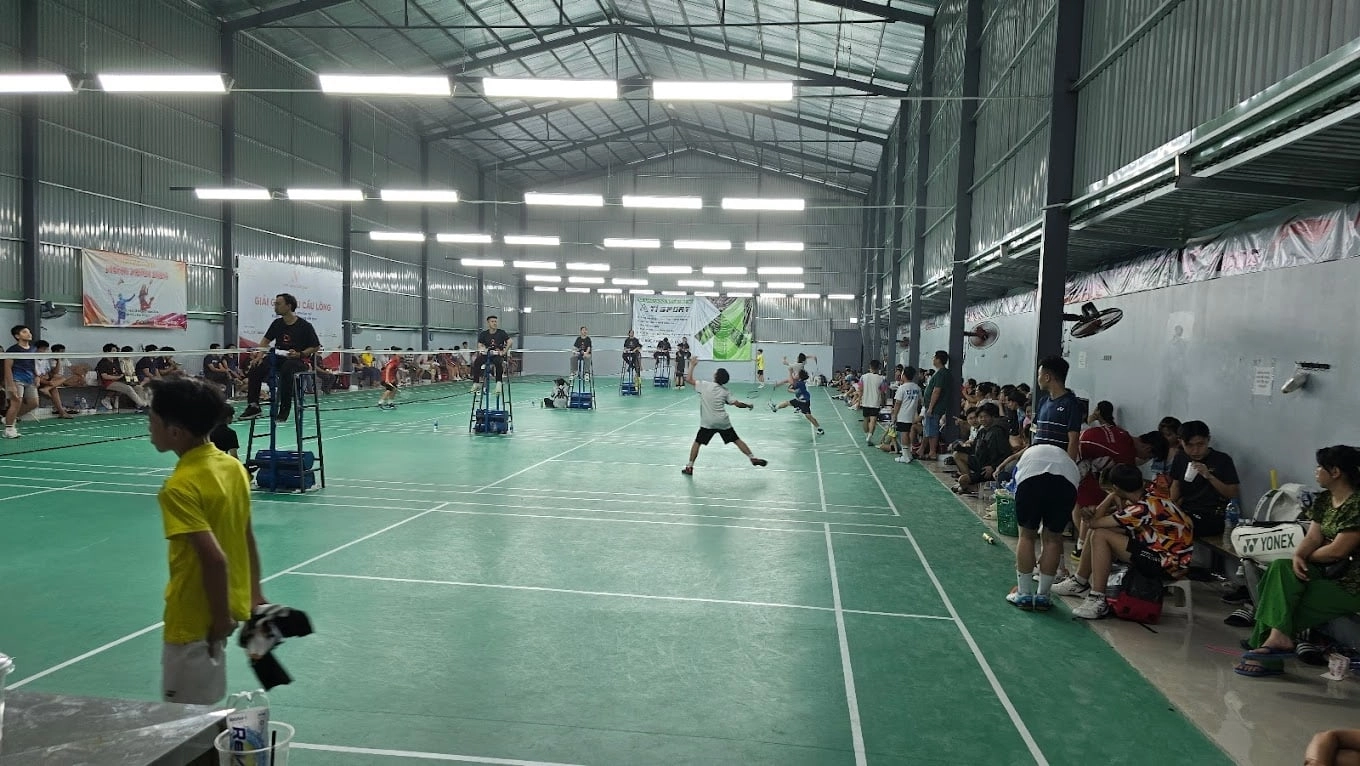 Sân cầu lông Phúc Cần Thơ