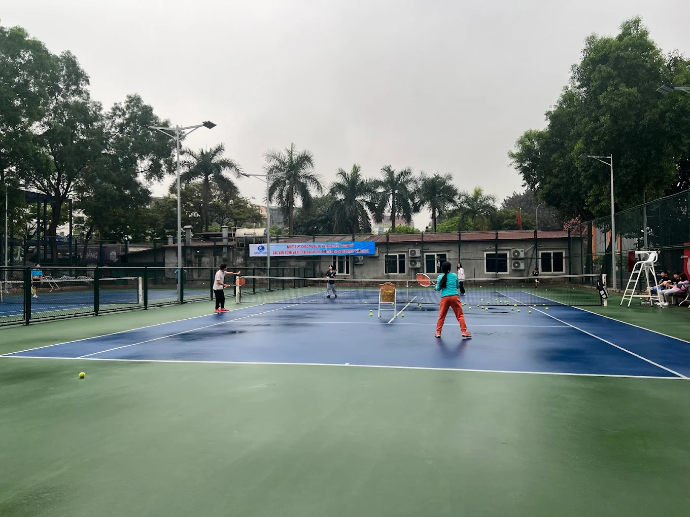Sân tennis Xuân La
