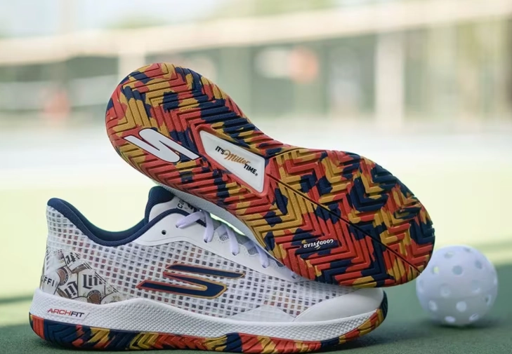 giày pickleball có đế zigzag