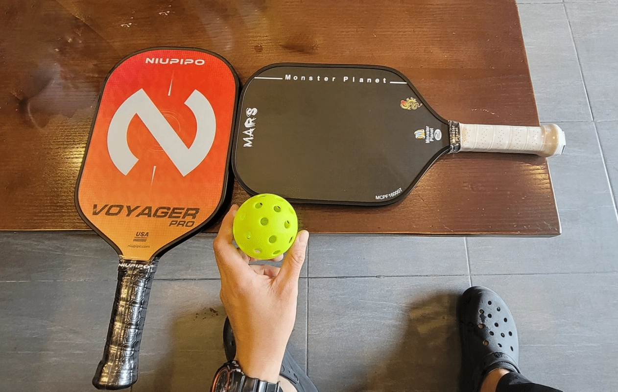 cách chọn vợt Pikleball theo trọng lượng của cây vợt