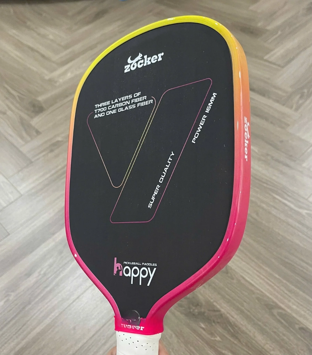Kiếm tra viên vợt pickleball sau khi dán