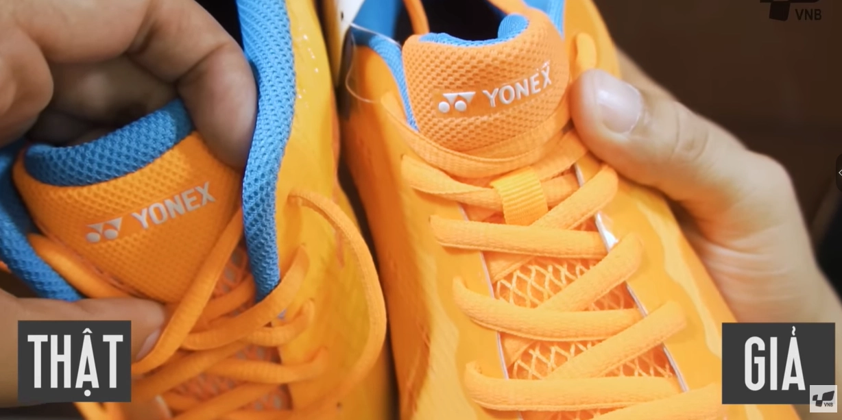 Cách phân biệt giày cầu lông thật và giả qua logo trên giày