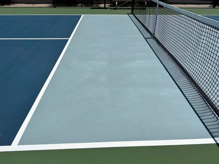Kiểm tra và hoàn thiện sau khi vệ sinh sân pickleball