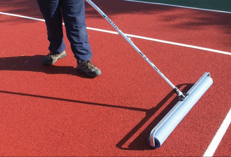 vệ sinh sân pickleball giúp nâng cao trải nghiệm khi chơi