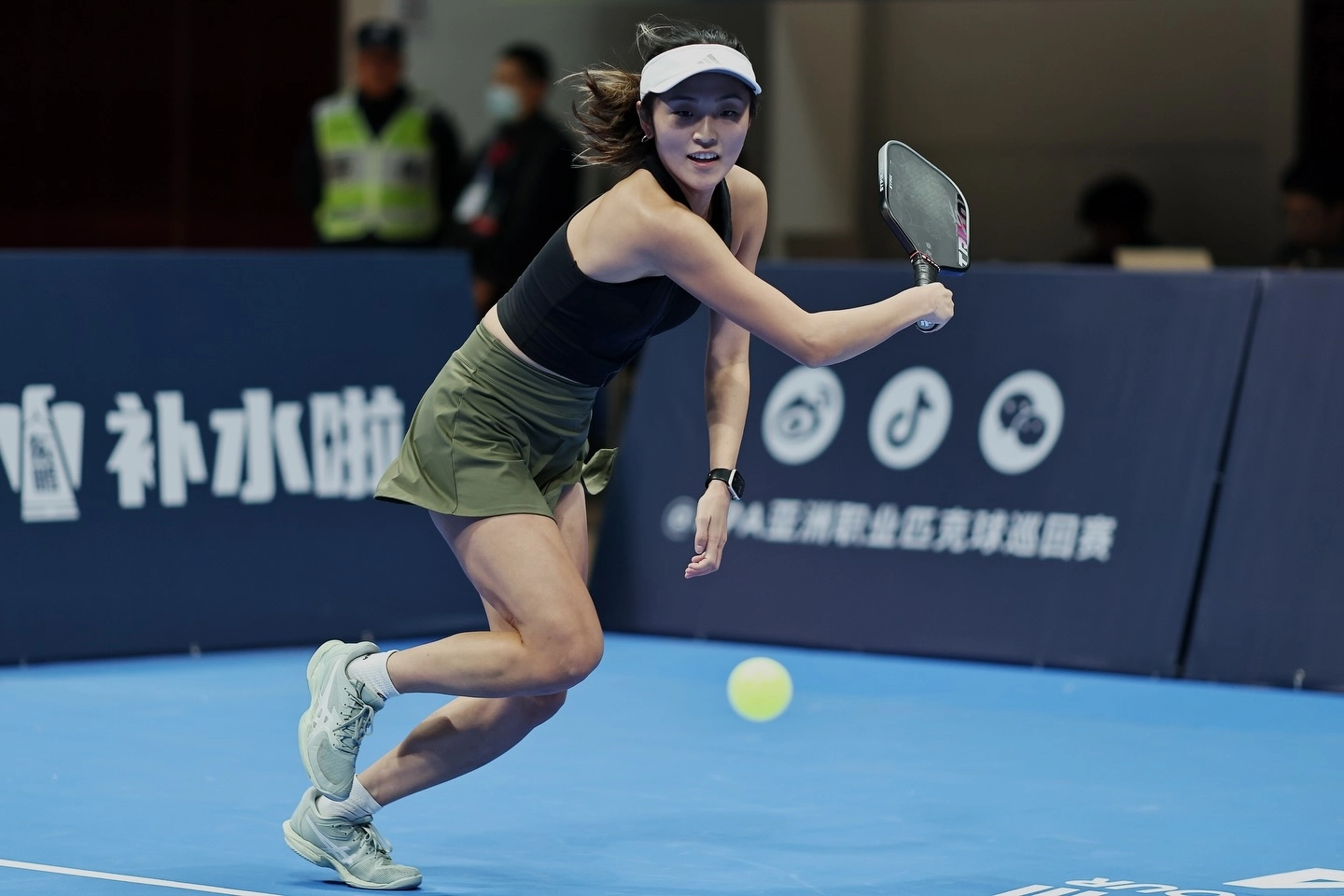 Connie Lee pickleball đang làm huấn luyện viên ở Việt Nam