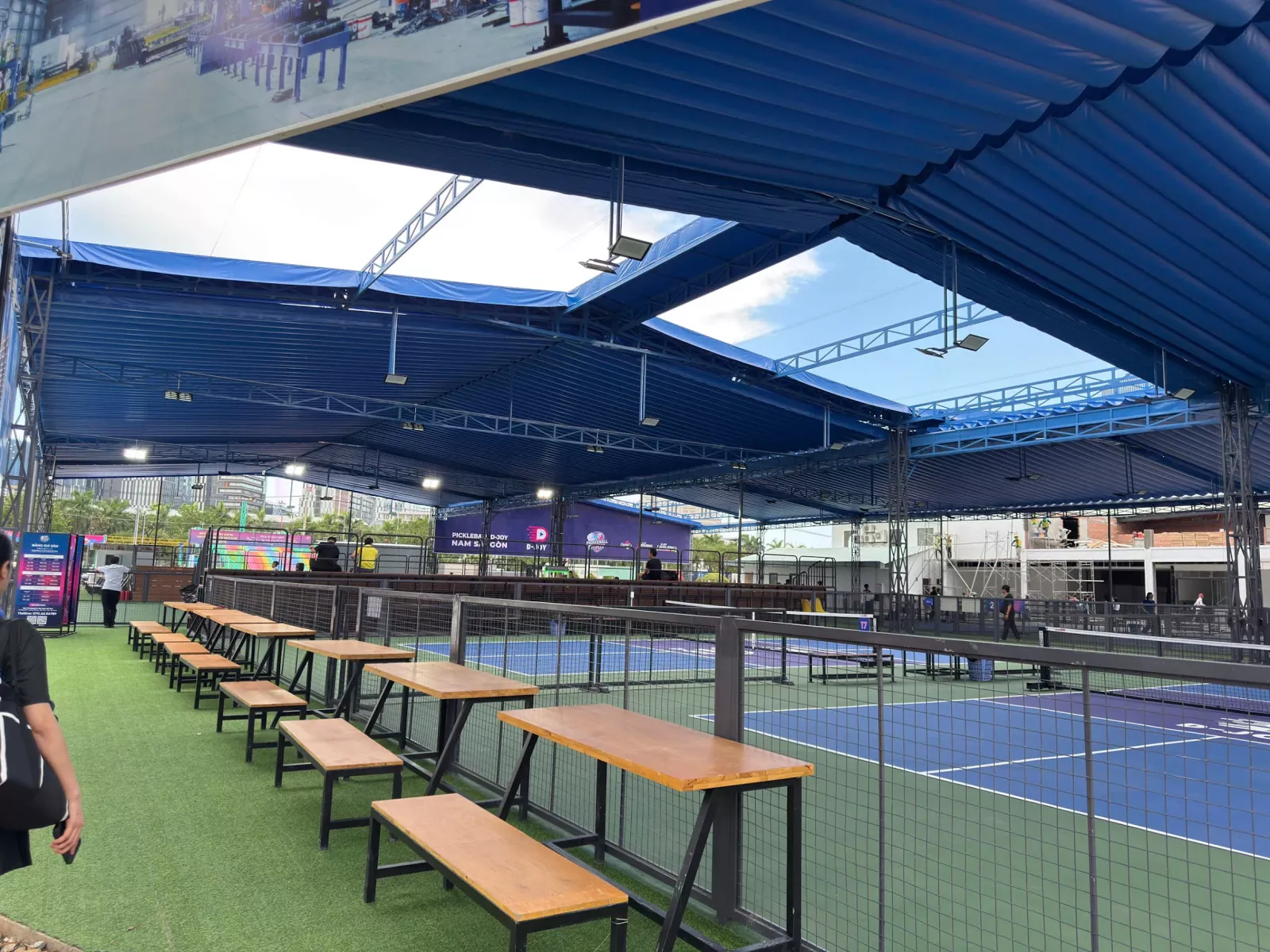 Sân D-Joy Pickleball Quận 7 cung cấp đầy đủ dịch vụ