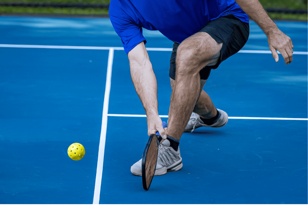 Dấu hiệu bị đau đầu gối khi đánh pickleball