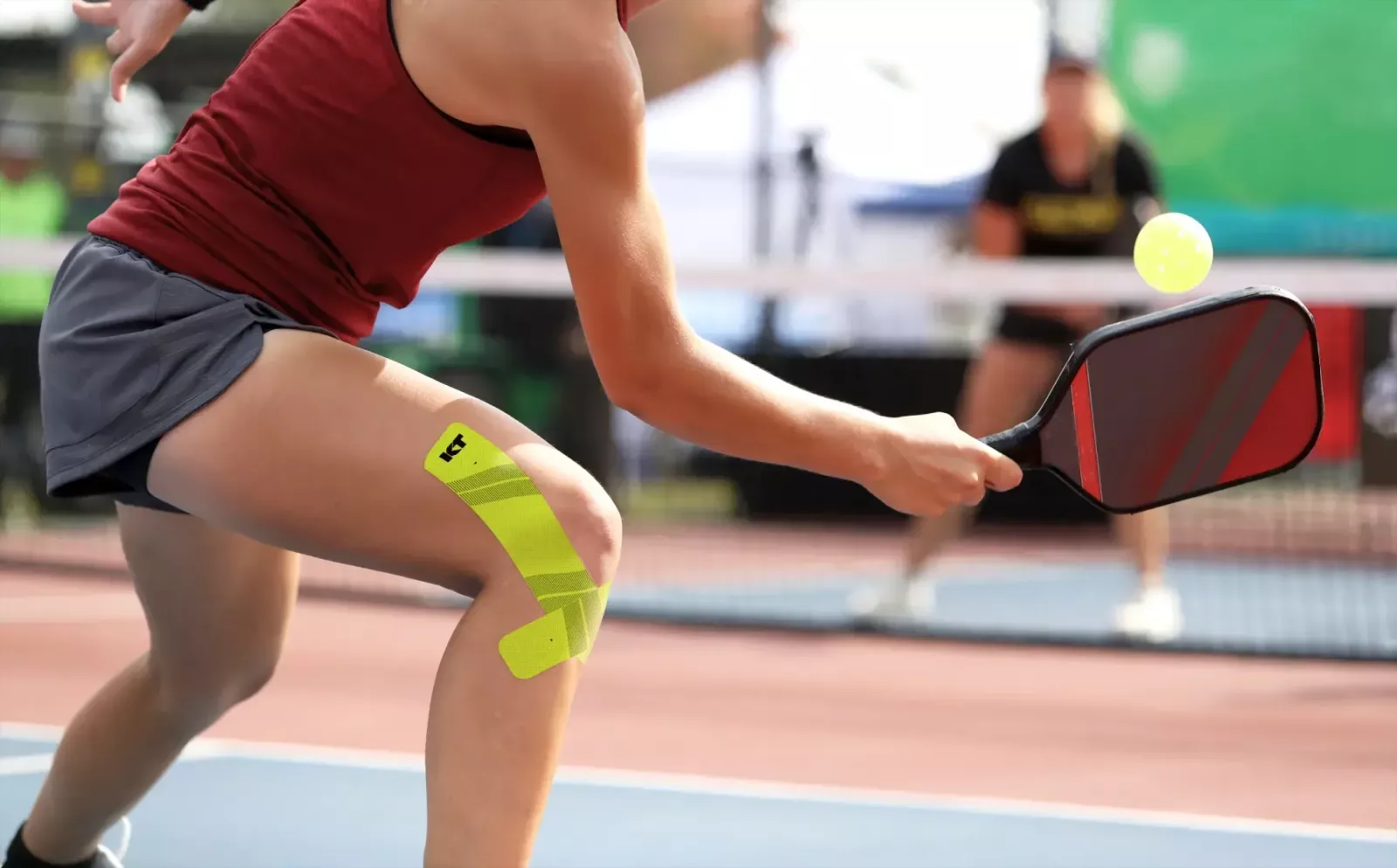 Cách xử lý khi đánh pickleball bị đau đầu gối