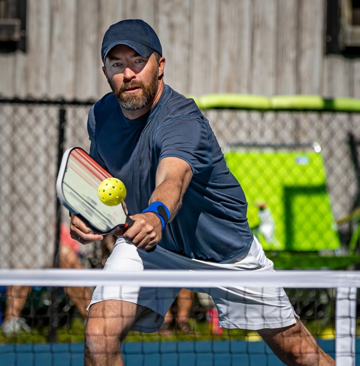 cách khắc phục khi đánh pickleball bị đau lưng