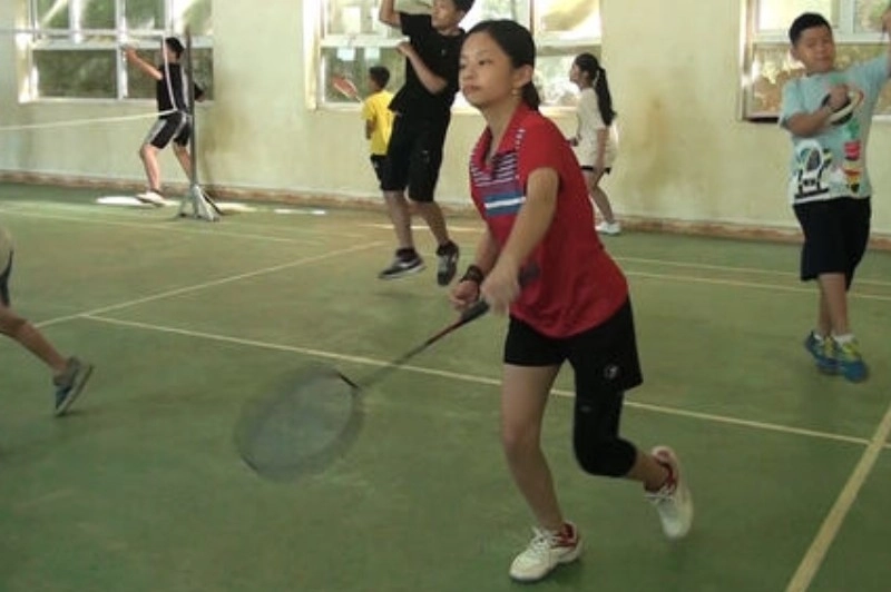 sân cầu lông bình hưng